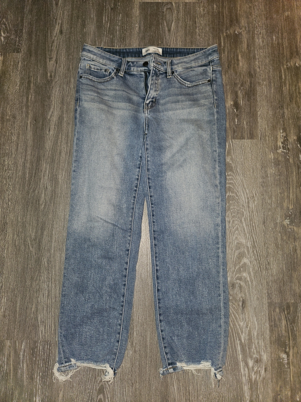 BKE Women's Mid Rise Cropped Straight Jeans with Raw Hem